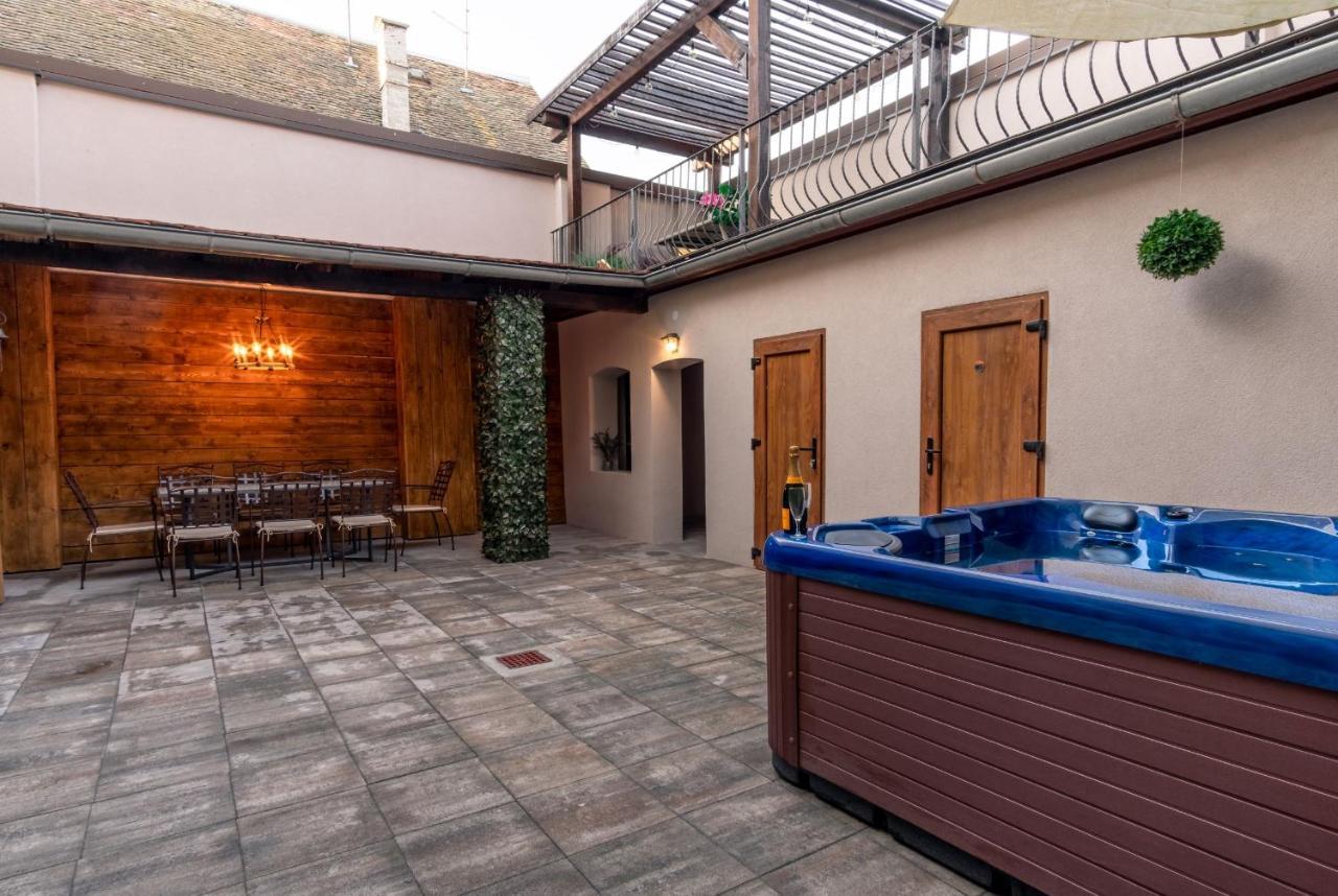 Zollus House Tvrda Apartment Osijek Luaran gambar